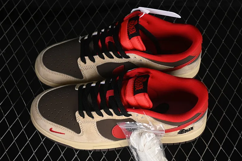 All categories Nk SB Dunk Series Nk SB Dunk Low High-end customized low-top sneakers Nike SB Dunk Low Year of the Horse joint name Dark brown red hook High-end customized low-top casual skateboard shoes TX1688-022